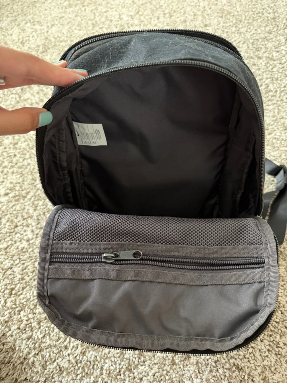 Nike Black Mini Backpack Mini Bag - Picture 2 of 6